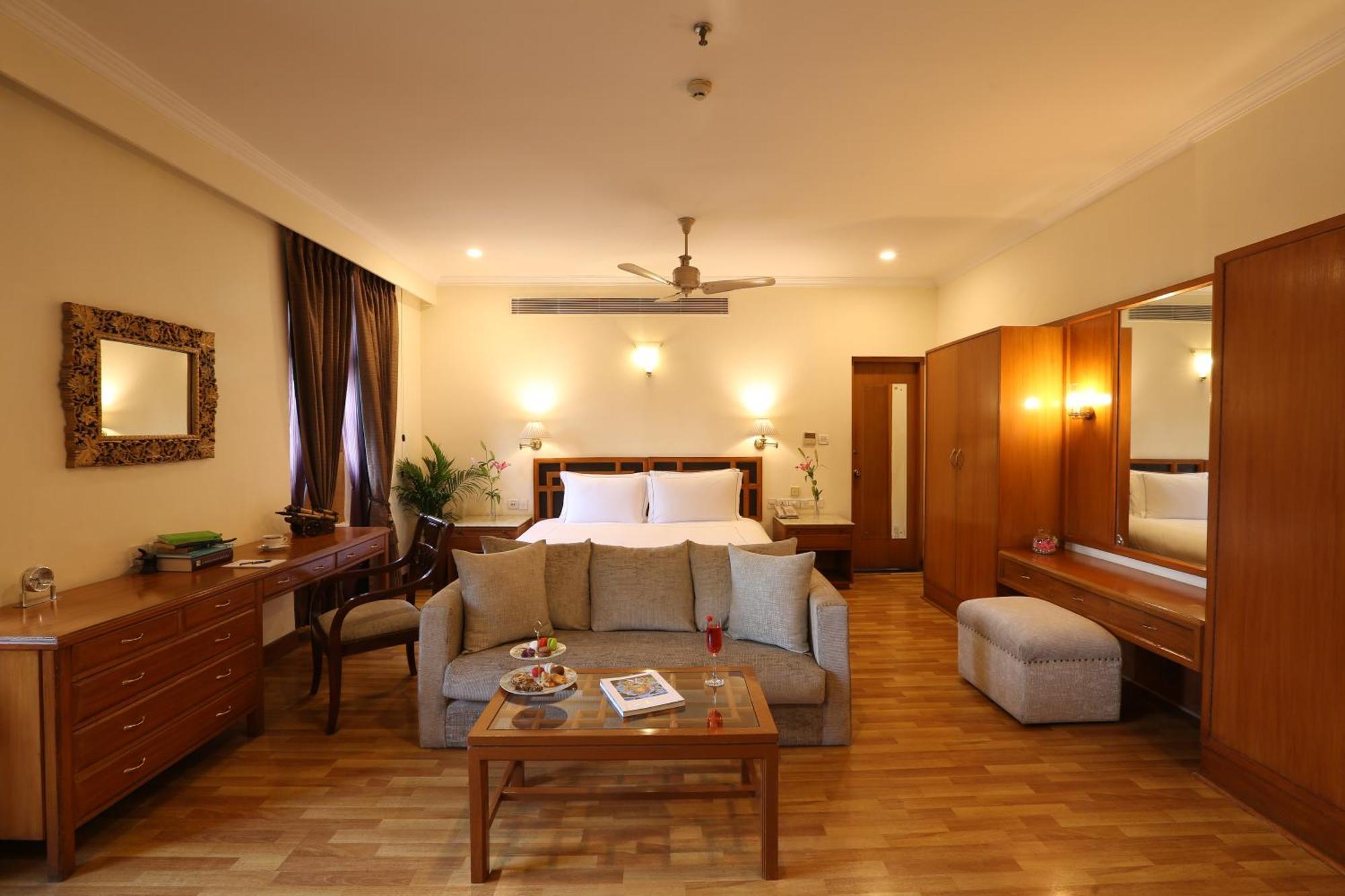 大使-Ihcl精选酒店 新德里 外观 照片 A suite at the Taj Bengal