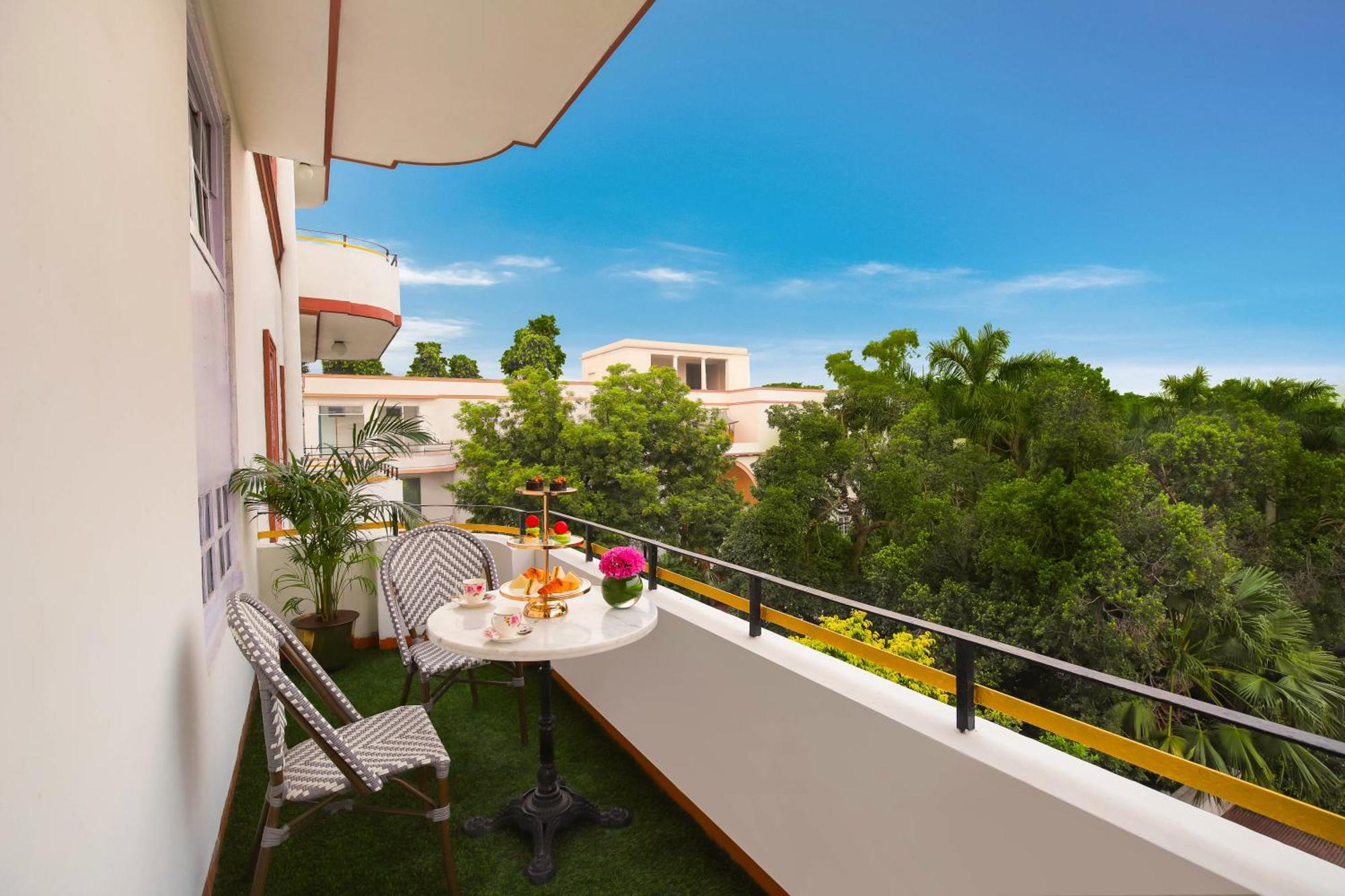 大使-Ihcl精选酒店 新德里 外观 照片 A balcony